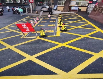 大同大同厂区划线，园区停车场划线，车库标识标线